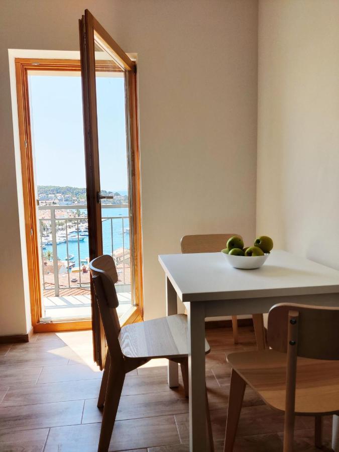 Brand New Apt W Balcony & Perfect Seaview At Center Hvar Town Extérieur photo