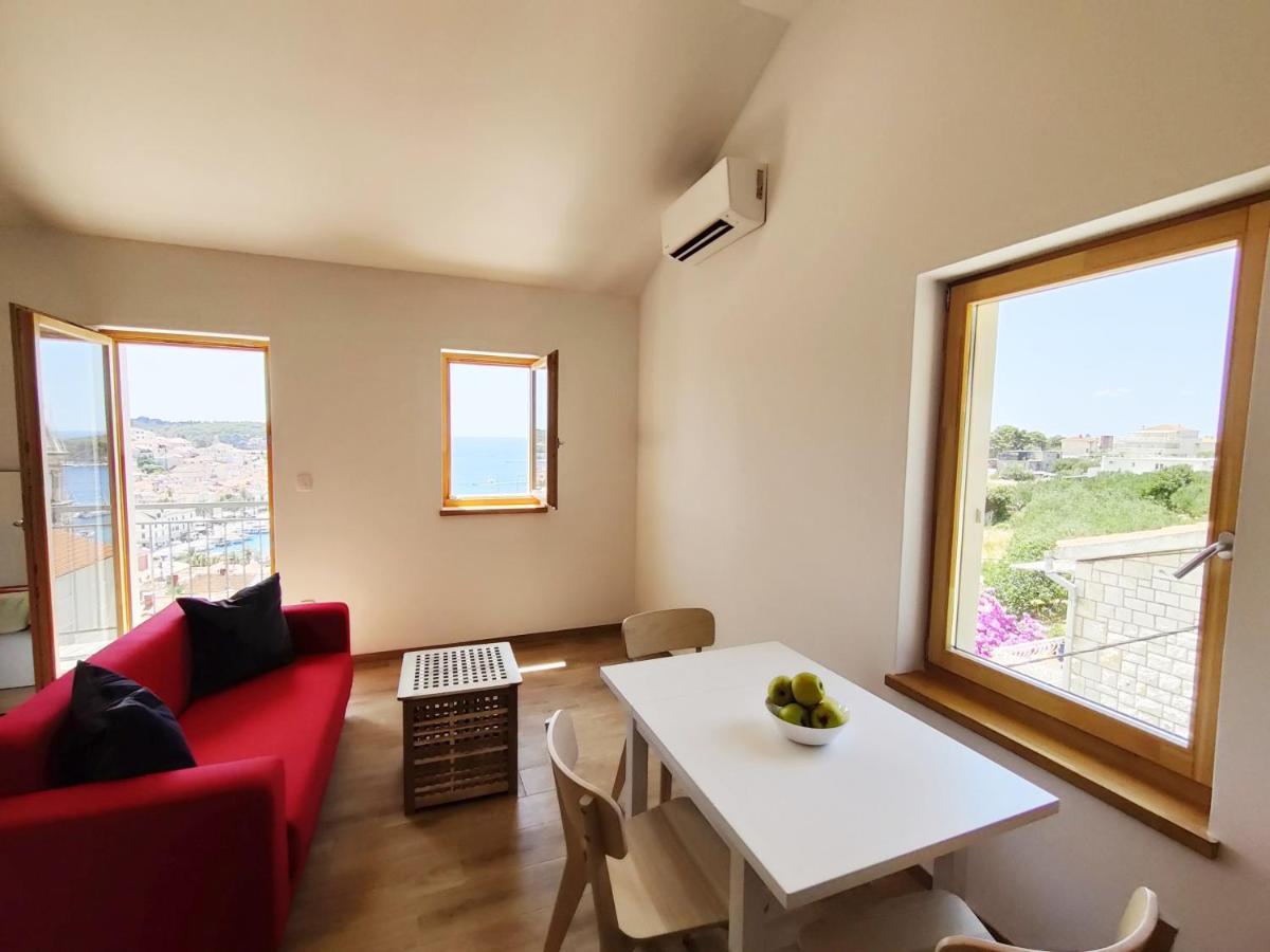 Brand New Apt W Balcony & Perfect Seaview At Center Hvar Town Extérieur photo