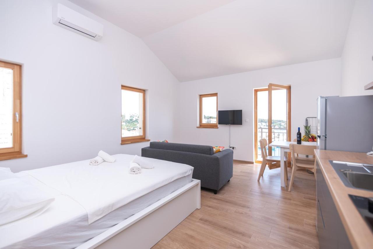 Brand New Apt W Balcony & Perfect Seaview At Center Hvar Town Extérieur photo