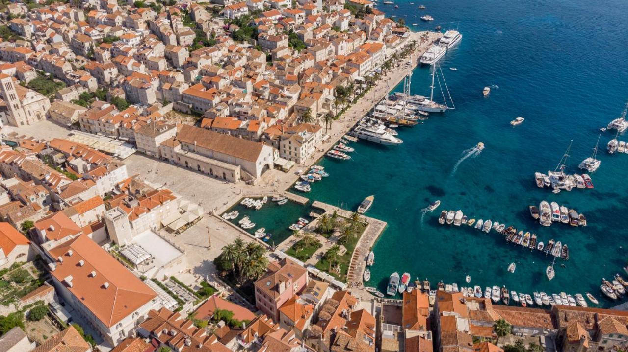 Brand New Apt W Balcony & Perfect Seaview At Center Hvar Town Extérieur photo