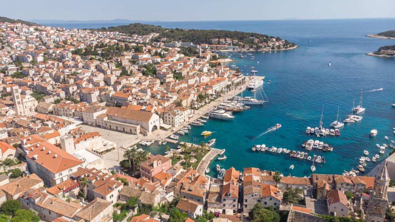 Brand New Apt W Balcony & Perfect Seaview At Center Hvar Town Extérieur photo